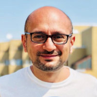 Portrait Arash T Riahi